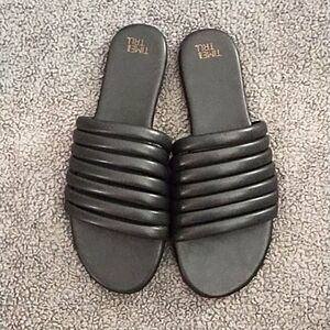 NWOT Tubular Band Slide, size 7